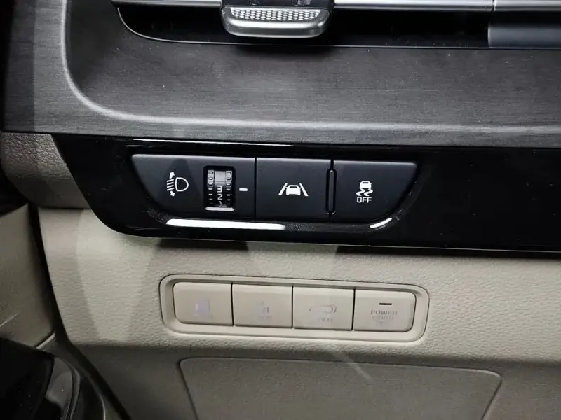 2023 Kia Carnival с пробегом 41 177 км