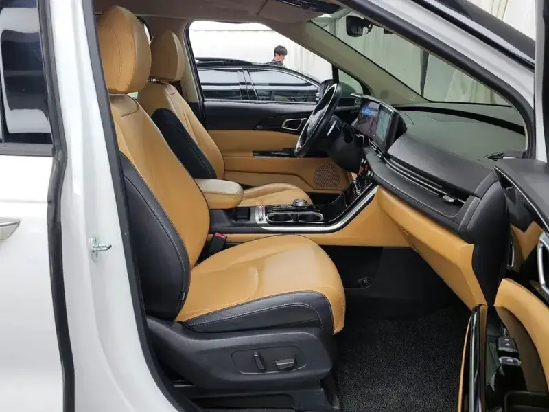 2022 Kia Carnival с пробегом 120 535 км