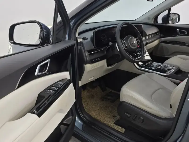 2021 Kia Carnival с пробегом 52 740 км