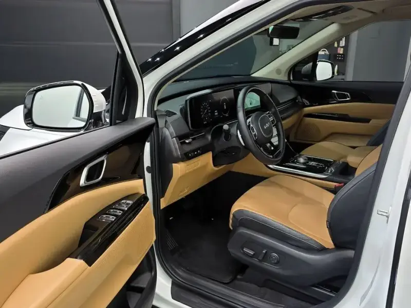 2022 Kia Carnival с пробегом 64 323 км