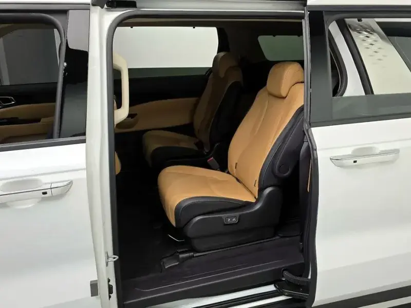 2022 Kia Carnival с пробегом 64 323 км