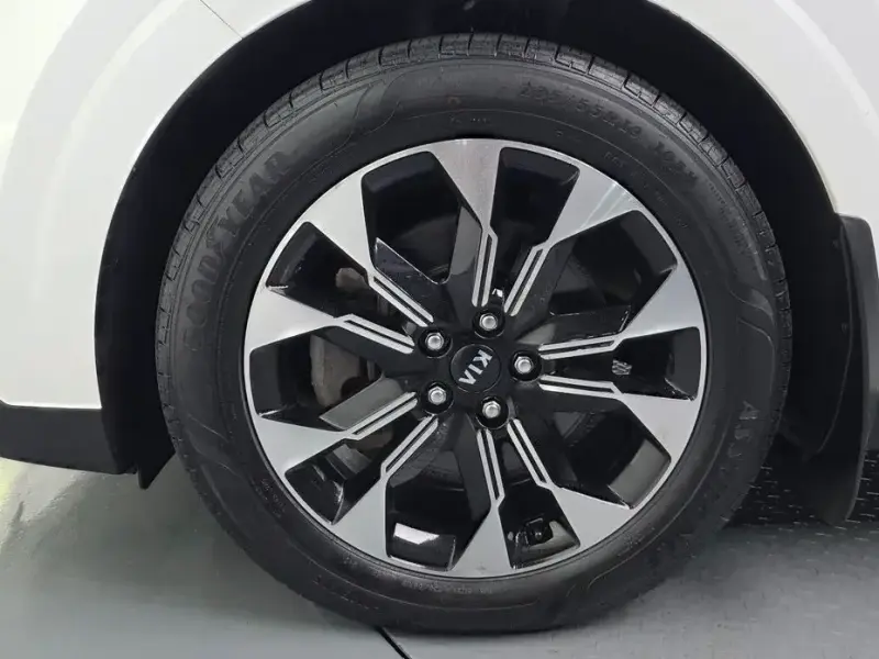 2021 Kia Carnival с пробегом 84 339 км
