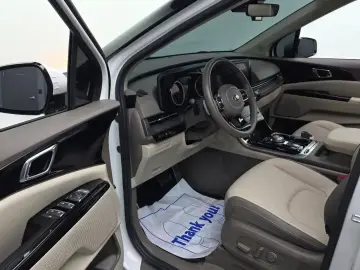 2021 Kia Carnival с пробегом 84 339 км