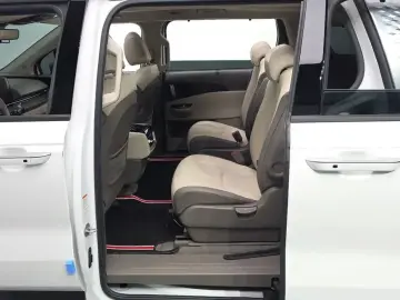 2021 Kia Carnival с пробегом 84 339 км