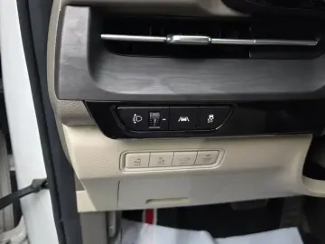 2021 Kia Carnival с пробегом 84 339 км