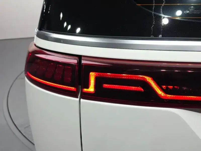 2021 Kia Carnival с пробегом 84 339 км