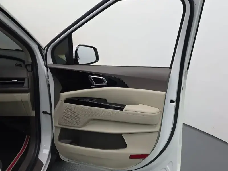 2021 Kia Carnival с пробегом 84 339 км