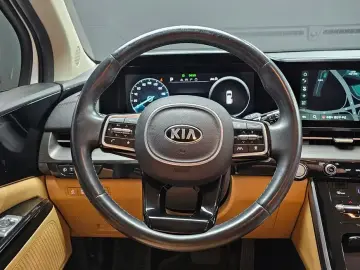 2021 Kia Carnival с пробегом 123 477 км