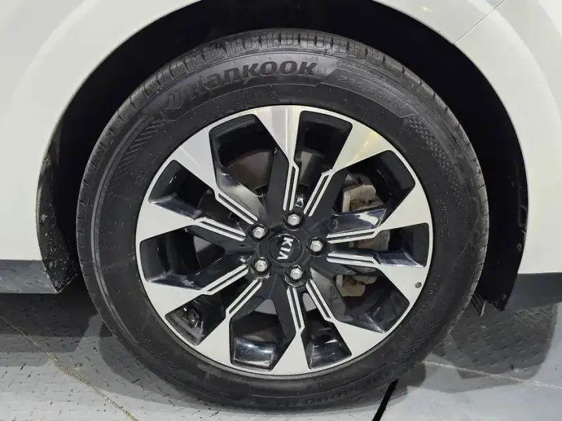 2021 Kia Carnival с пробегом 123 477 км