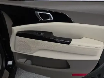 2021 Kia Carnival с пробегом 126 507 км