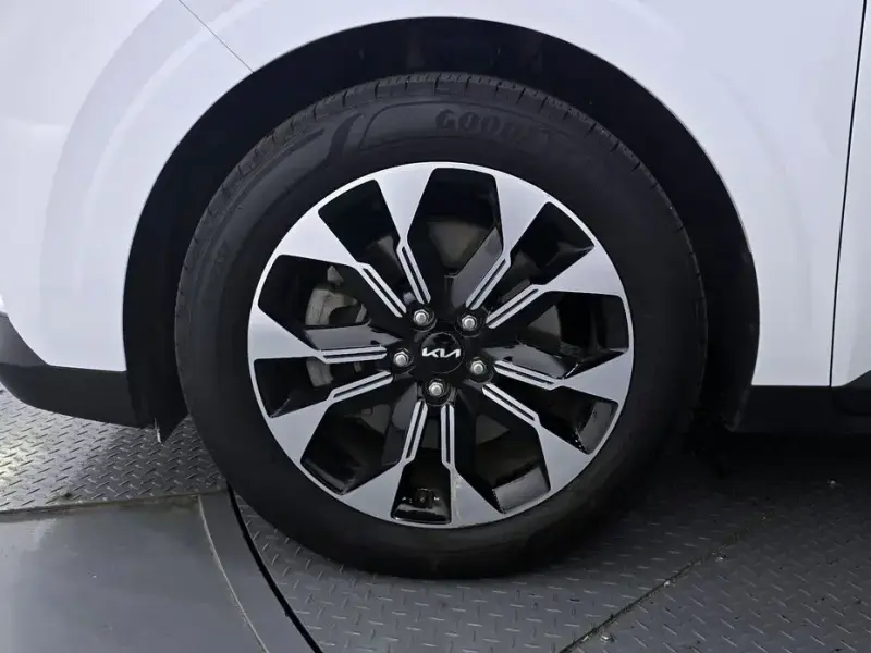 2022 Kia Carnival с пробегом 143 375 км