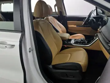 2022 Kia Carnival с пробегом 143 375 км