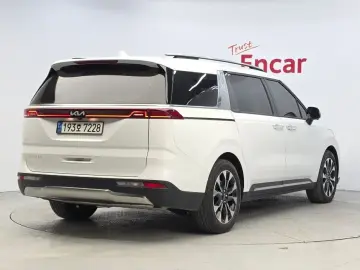 2022 Kia Carnival с пробегом 30 674 км