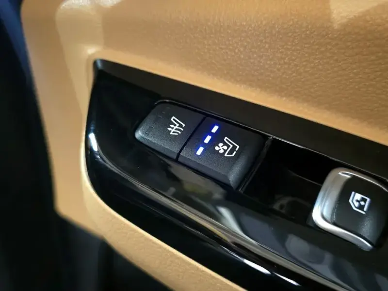 2022 Kia Carnival с пробегом 143 375 км