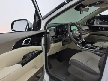 2022 Kia Carnival с пробегом 30 674 км