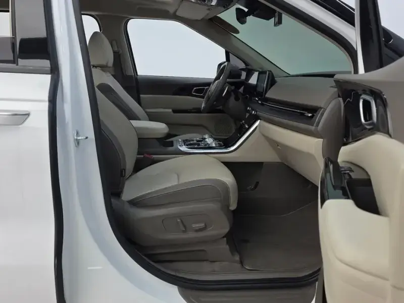 2022 Kia Carnival с пробегом 30 674 км