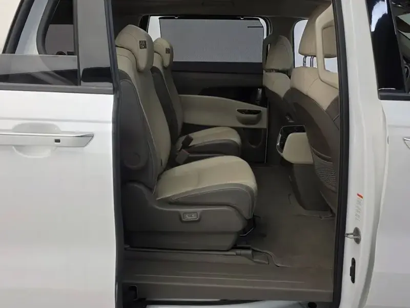 2022 Kia Carnival с пробегом 30 674 км