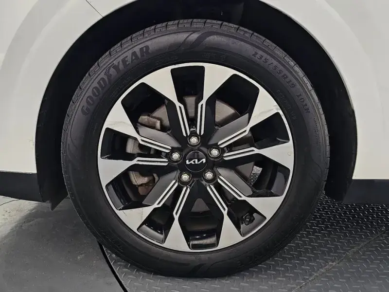 2021 Kia Carnival с пробегом 56 334 км