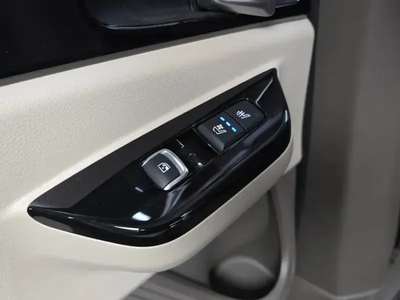 2022 Kia Carnival с пробегом 30 674 км