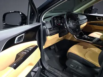 2022 Kia Carnival с пробегом 69 321 км