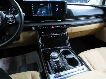 2022 Kia Carnival с пробегом 82 691 км