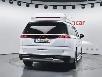 2023 Kia Carnival с пробегом 48 238 км
