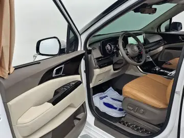 2023 Kia Carnival с пробегом 48 238 км