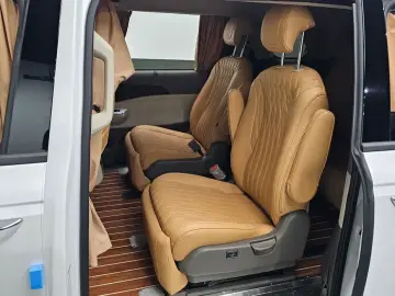 2023 Kia Carnival с пробегом 48 238 км
