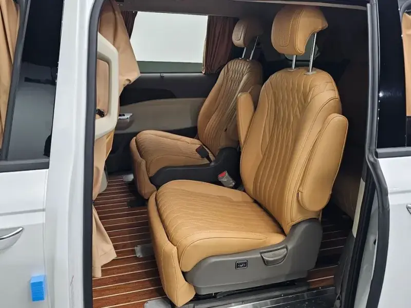 2023 Kia Carnival с пробегом 48 238 км