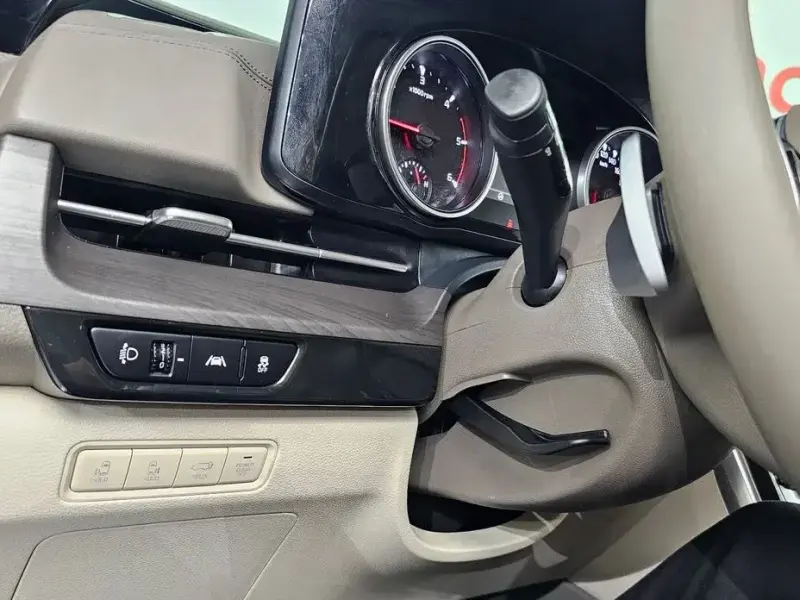 2023 Kia Carnival с пробегом 48 238 км