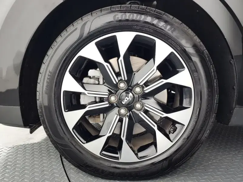 2022 Kia Carnival с пробегом 22 557 км