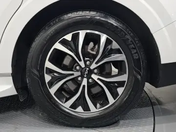 2023 Kia Carnival с пробегом 48 238 км