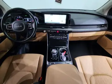 2022 Kia Carnival с пробегом 22 557 км