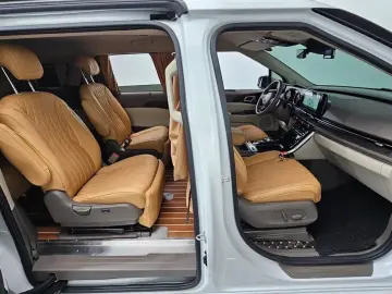 2023 Kia Carnival с пробегом 48 238 км