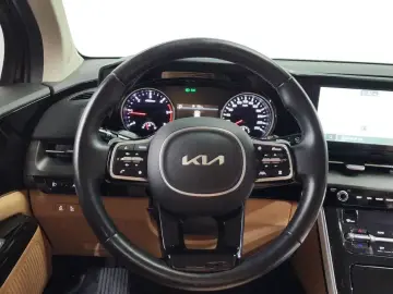 2022 Kia Carnival с пробегом 22 557 км
