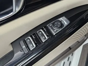 2023 Kia Carnival с пробегом 48 238 км
