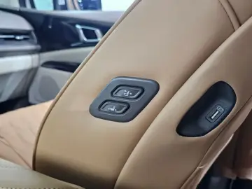 2023 Kia Carnival с пробегом 48 238 км