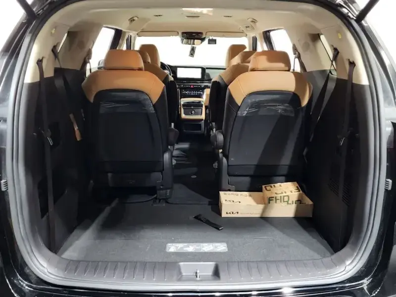 2022 Kia Carnival с пробегом 22 557 км