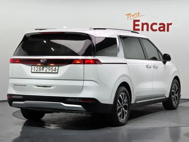 2021 Kia Carnival с пробегом 37 464 км