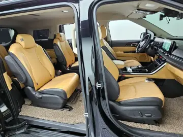 2023 Kia Carnival с пробегом 77 263 км
