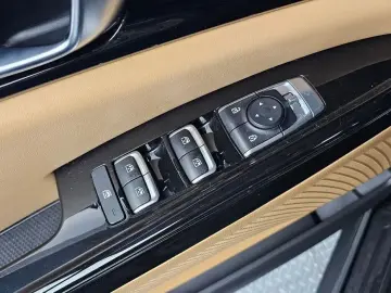 2023 Kia Carnival с пробегом 77 263 км
