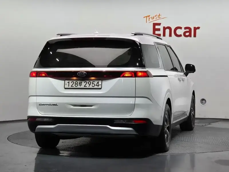 2021 Kia Carnival с пробегом 37 464 км
