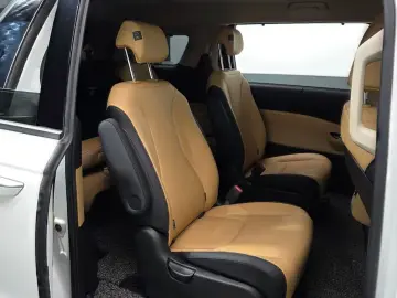 2021 Kia Carnival с пробегом 37 464 км