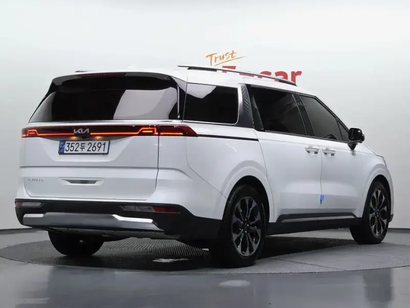 2021 Kia Carnival с пробегом 79 527 км