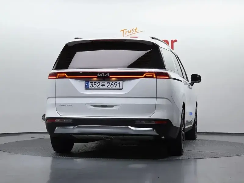 2021 Kia Carnival с пробегом 79 527 км