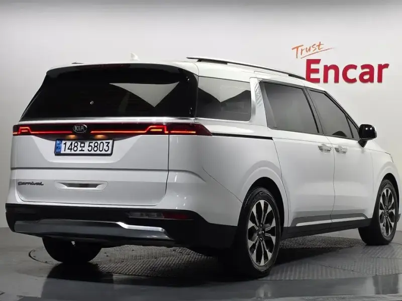 2021 Kia Carnival с пробегом 142 267 км
