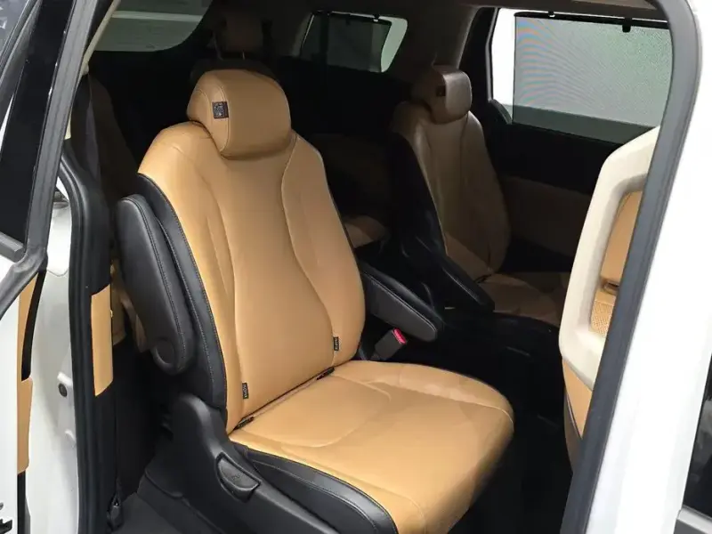 2021 Kia Carnival с пробегом 142 267 км