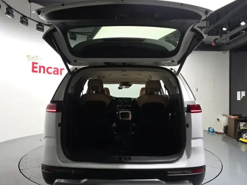 2021 Kia Carnival с пробегом 142 267 км