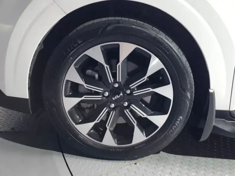 2023 Kia Carnival с пробегом 37 411 км