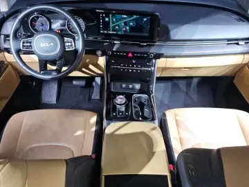 2023 Kia Carnival с пробегом 37 411 км